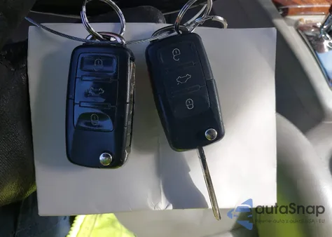 2002 Volkswagen Passat Glx from USA, damaged, VIN WVWTH63B92P182698